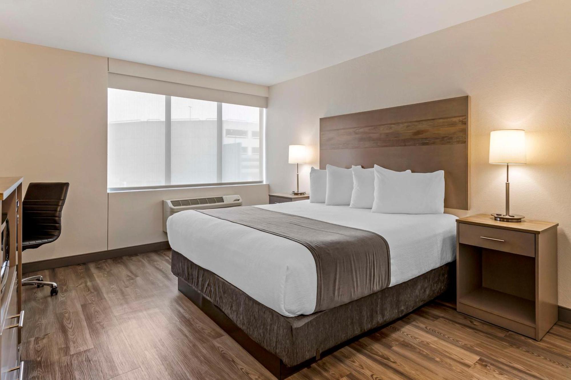 Best Western Plus Executive Residency Waterloo & Cedar Falls Exterior foto